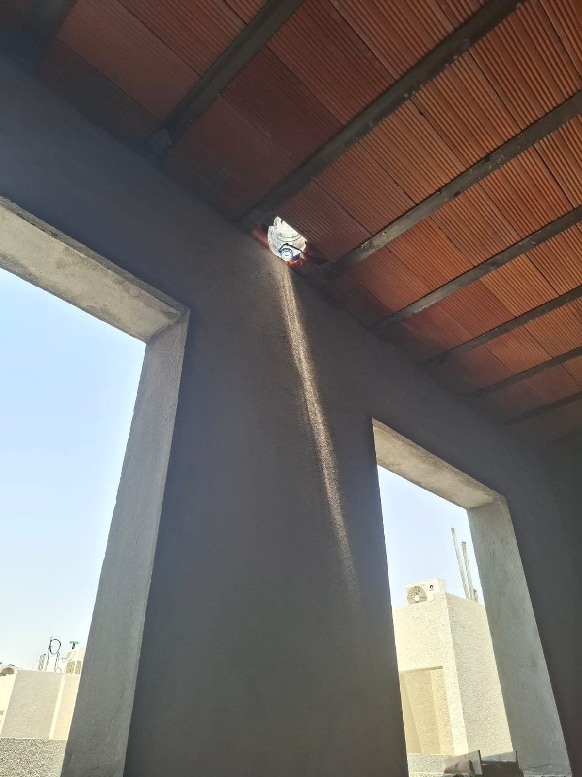لقطة قريبة لسقف الدمر أثناء التنفيذ